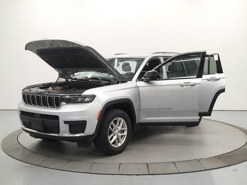 Used 2023 Jeep Grand Cherokee L Laredo AWD/4WD image 11
