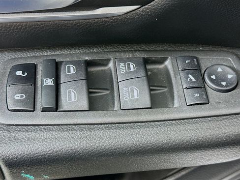 Used 2022 RAM 1500 Big Horn AWD/4WD image 15