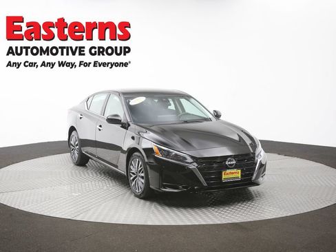 Used 2023 Nissan Altima 2.5 SV w/ SV Premium Package AWD/4WD image 51