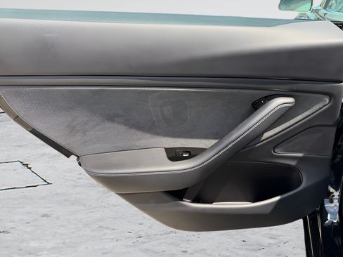 Used 2019 Tesla Model 3 Mid Range RWD image 21