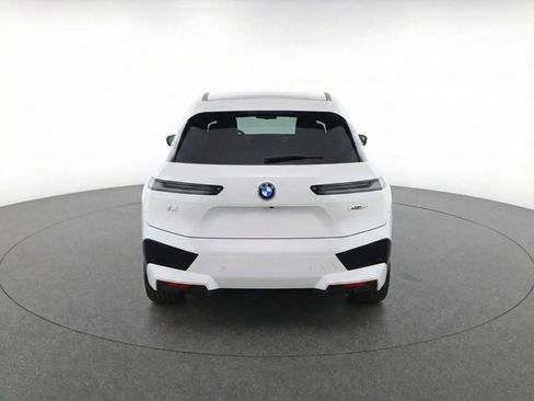 Used 2023 BMW iX xDrive50 w/ Premium Package image 6