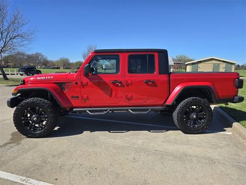 Used 2021 Jeep Gladiator Willys image 3