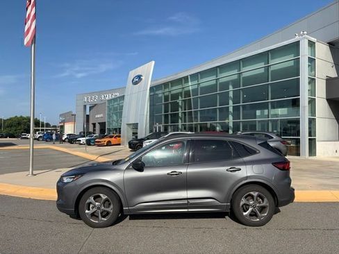 Used 2023 Ford Escape ST-Line w/ Tech Pack #1 FWD image 2