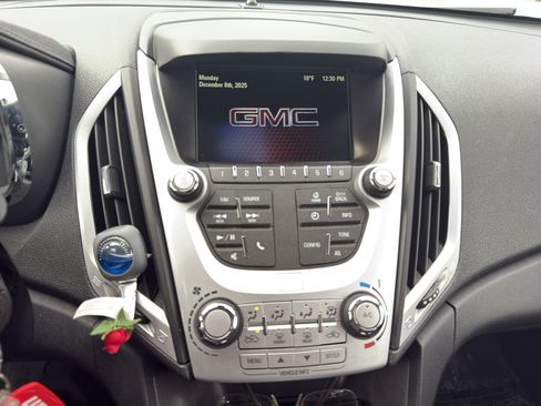 Used 2017 GMC Terrain SLE image 11