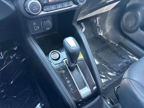 Used 2019 Nissan Kicks SR w/ SR Premium Package image 38