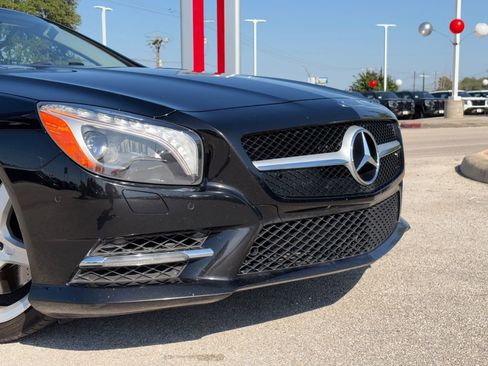 Used 2014 Mercedes-Benz SL 550 image 3