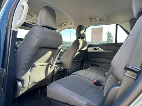 Used 2025 Ford Explorer Active image 12