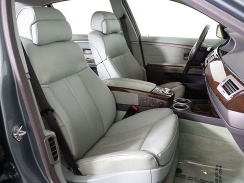 Used 2004 BMW 745Li image 28