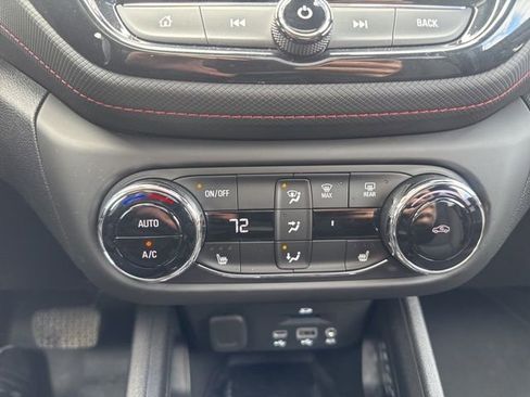 Used 2023 Chevrolet TrailBlazer RS w/ Sun and Liftgate Package image 34