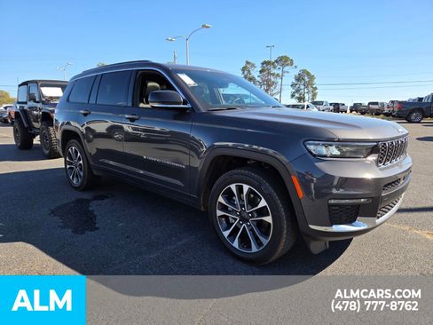 Used 2024 Jeep Grand Cherokee L Limited w/ Luxury Tech Group II image 16