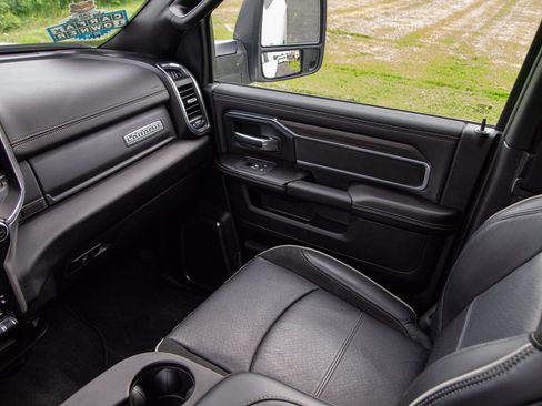 Used 2026 RAM 2500 Laramie AWD/4WD image 15