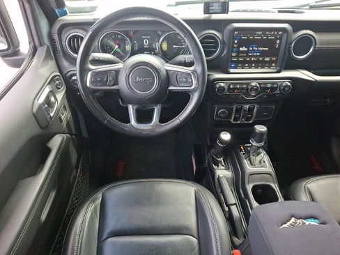 Used 2023 Jeep Wrangler Unlimited Sahara w/ Cold Weather Group AWD/4WD image 11