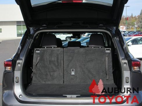 Certified 2024 Toyota Highlander LE image 7