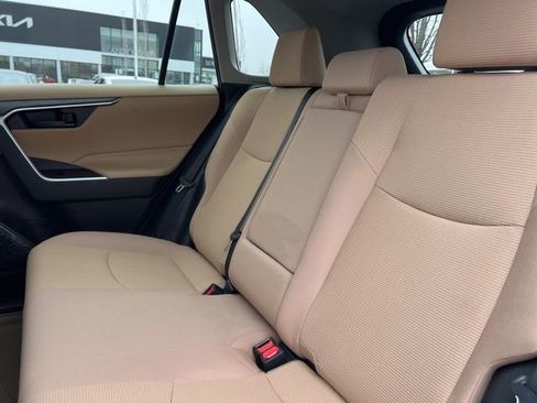 Used 2019 Toyota RAV4 LE w/ Carpet Mat Package image 26