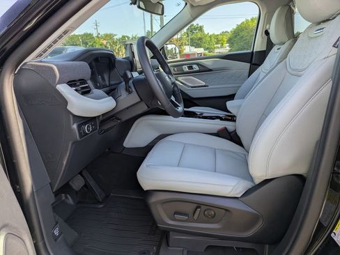 New 2026 Ford Explorer Platinum image 24