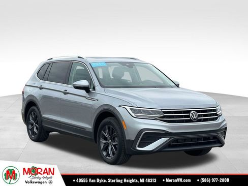 Certified 2023 Volkswagen Tiguan SE w/ Panoramic Sunroof Package AWD/4WD image 7
