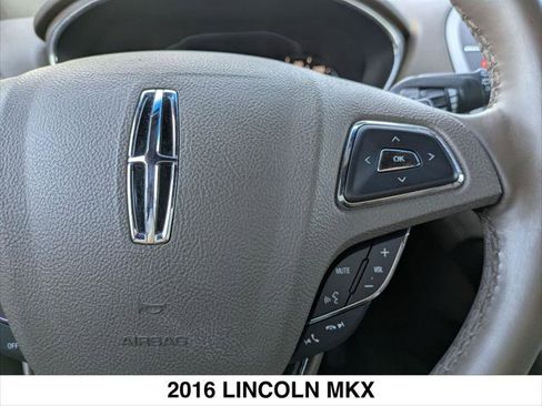 Used 2016 Lincoln MKX Reserve w/ Luxury Package image 15