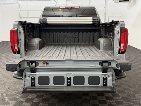 Used 2025 GMC Sierra 1500 AT4 w/ Technology Package AWD/4WD image 21