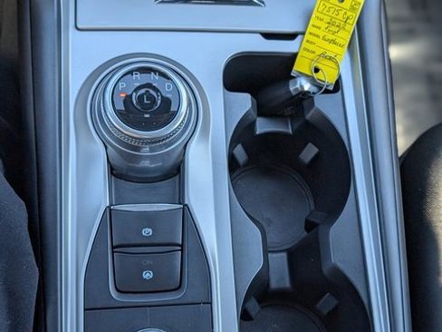 Used 2022 Ford Explorer XLT image 15