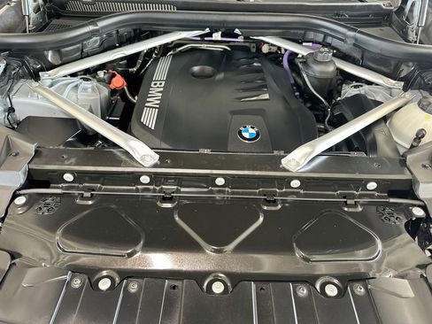 Certified 2024 BMW X5 xDrive40i w/ M Sport Package AWD/4WD image 33