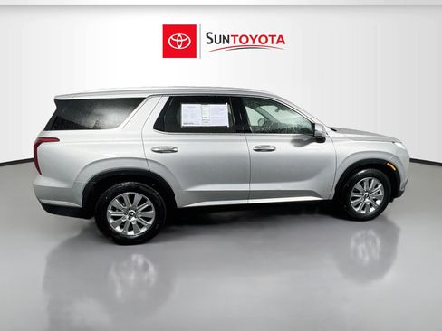 Used 2024 Hyundai Palisade SEL FWD image 2