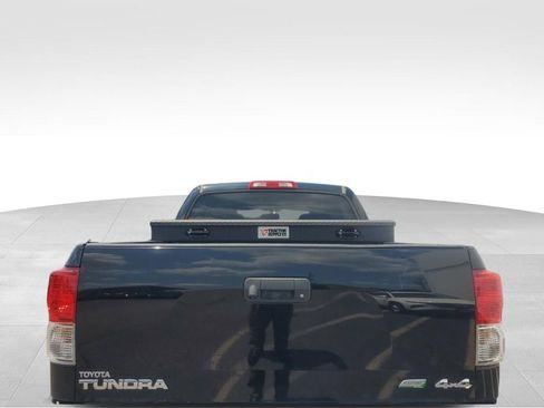Used 2012 Toyota Tundra 4x4 CrewMax w/ Tow Pkg image 4