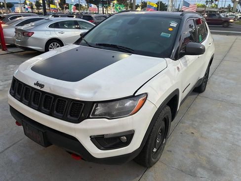 Used 2019 Jeep Compass Trailhawk AWD/4WD image 2