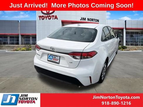 Used 2024 Toyota Corolla LE FWD image 5