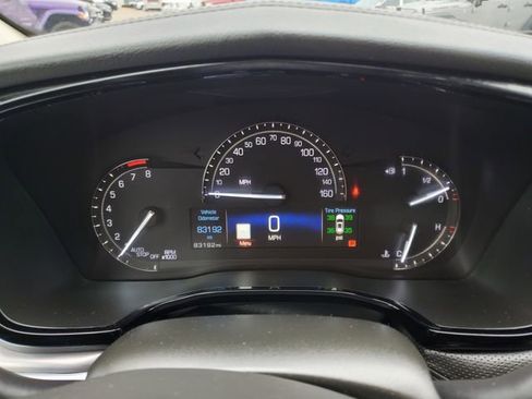 Used 2017 Cadillac XT5 Luxury w/ Driver Awareness Package image 18