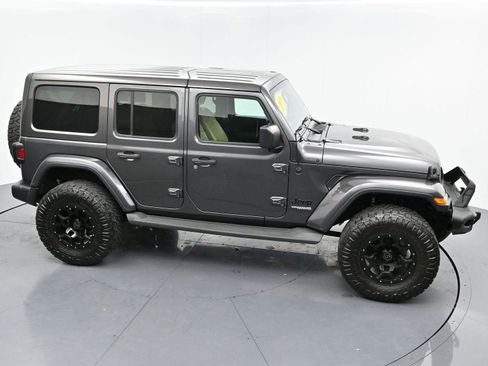 Used 2018 Jeep Wrangler Unlimited Sahara w/ Dual Top Group image 39