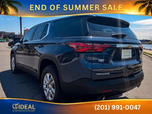 Used 2022 Chevrolet Traverse LS FWD image 5