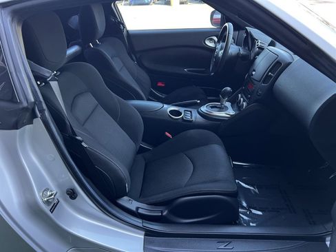 Used 2015 Nissan 370Z Coupe image 10