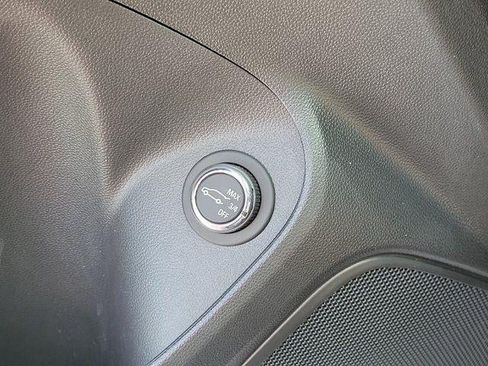 Used 2023 Buick Encore GX Select w/ Sport Touring Package FWD image 18