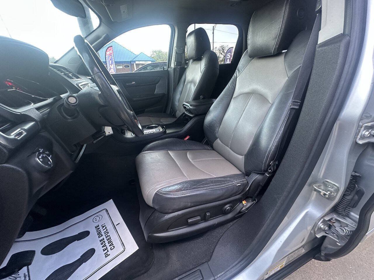 Used 2013 GMC Acadia SLE FWD image 17