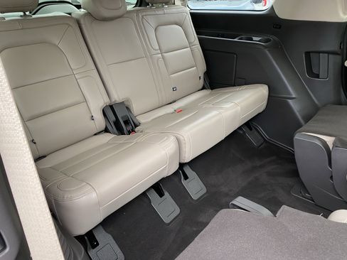 Used 2024 Lincoln Navigator Reserve image 16