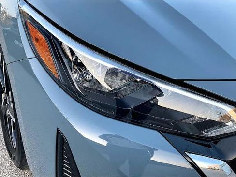 Certified 2025 Nissan Sentra SV image 26