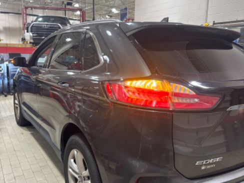Used 2019 Ford Edge SEL w/ Equipment Group 201A image 9