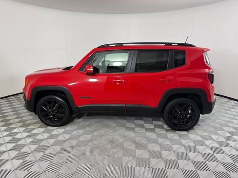 Used 2018 Jeep Renegade Altitude w/ UConnect 8.4 Nav Group AWD/4WD image 8