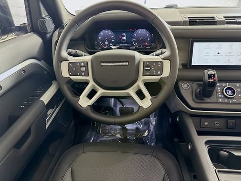 Used 2024 Land Rover Defender 110 X-Dynamic SE AWD/4WD image 25