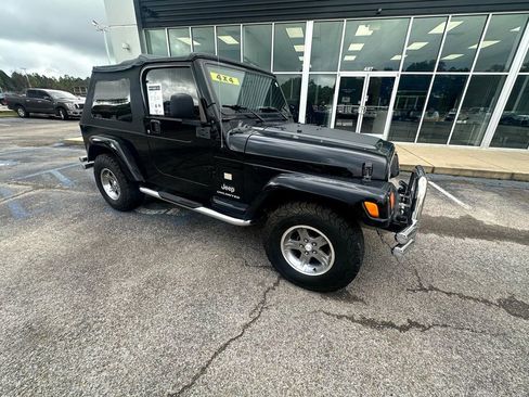 Used 2005 Jeep Wrangler Unlimited image 2