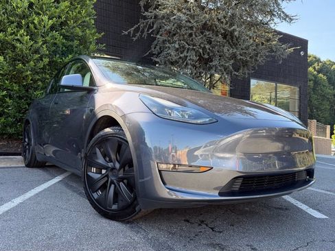Used 2023 Tesla Model Y Long Range AWD/4WD image 8