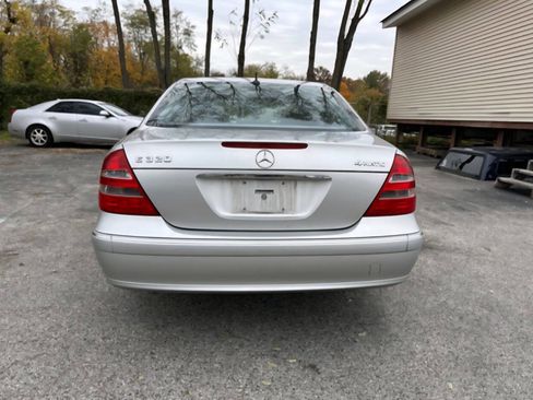 Used 2005 Mercedes-Benz E 320 4MATIC Sedan image 6