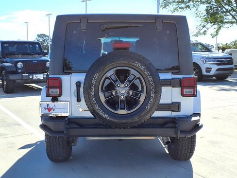 Used 2018 Jeep Wrangler Unlimited Sport AWD/4WD image 7