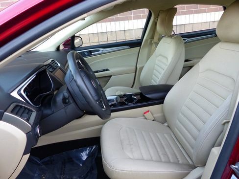 Used 2014 Ford Fusion SE image 23