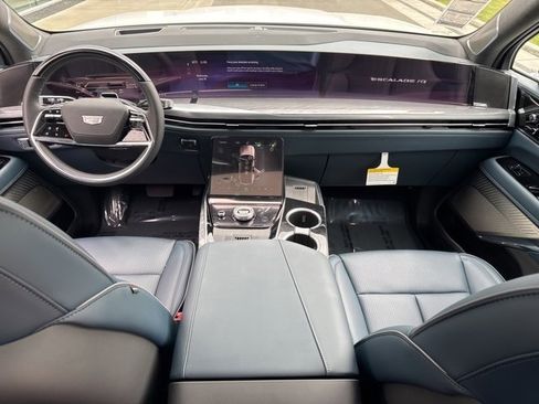 New 2025 Cadillac Escalade IQ Sport 2 w/ LPO, ONYX Package image 19