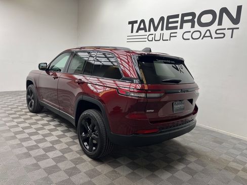 New 2025 Jeep Grand Cherokee Altitude image 3