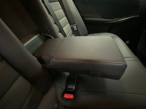 Used 2019 Lexus IS 300 AWD image 33