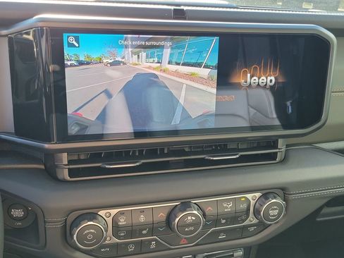 New 2026 Jeep Gladiator Mojave image 9