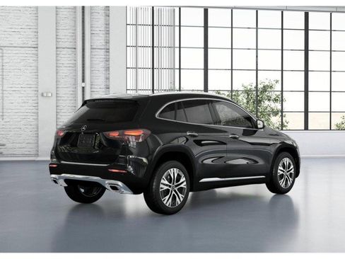 Certified 2025 Mercedes-Benz GLA 250 image 32
