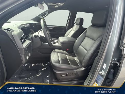 Certified 2025 Chevrolet Suburban Z71 AWD/4WD image 12